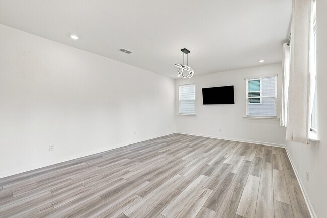 Building Photo - 1513 Underbrush Dr
