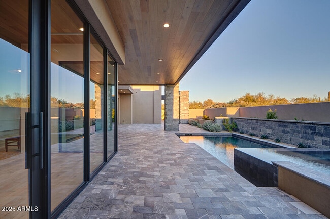 Building Photo - 10249 E Joy Ranch Rd