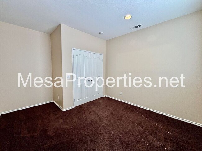 Building Photo - 13535 Silversand St