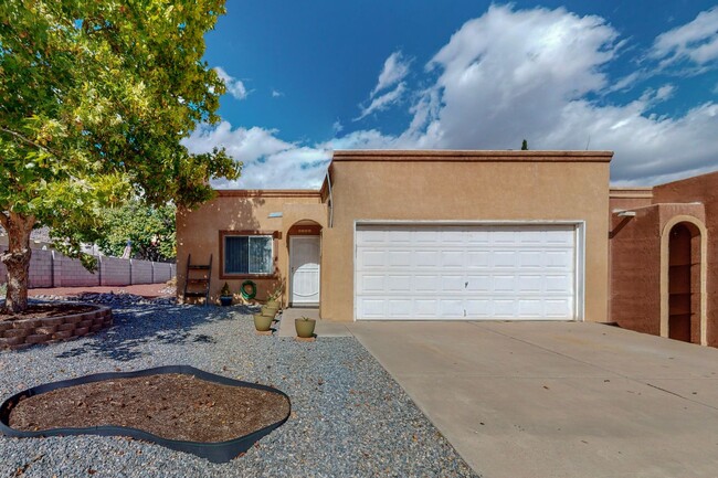 UNSER/LADERA 2 Bedroom 2 Bath 2 car gara... - UNSER/LADERA 2 Bedroom  2 Bath  2 car gara...