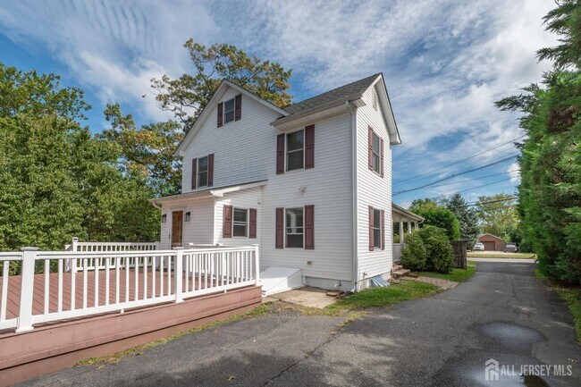 Building Photo - 135 Summerhill Rd
