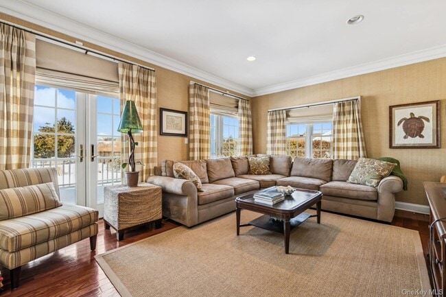 Building Photo - 23 Meadow Ln