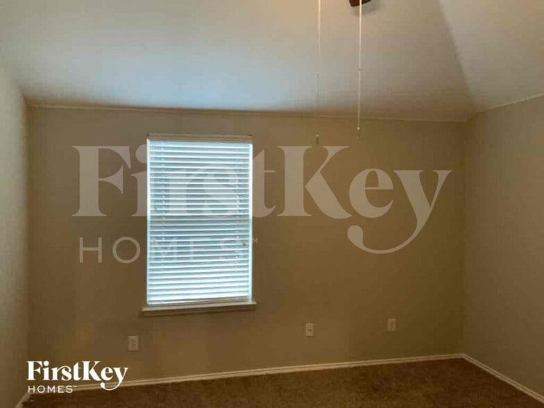 Building Photo - 12617 Summerwood Dr