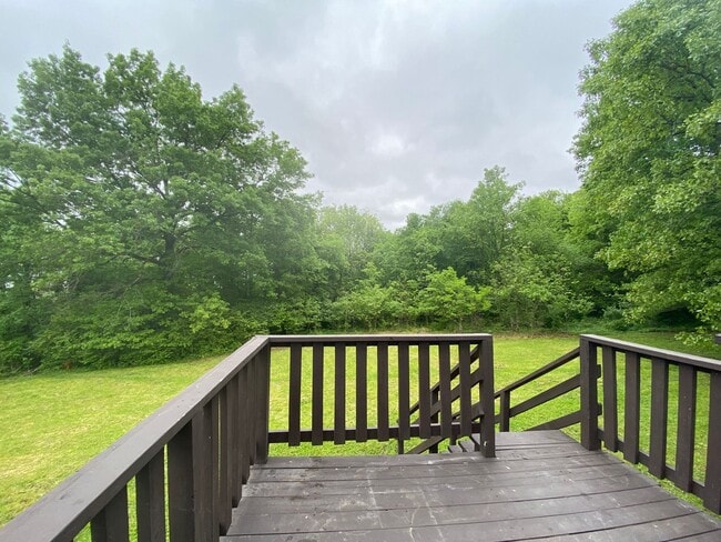 Building Photo - 2 Bedroom Home Minutes from Downtown!