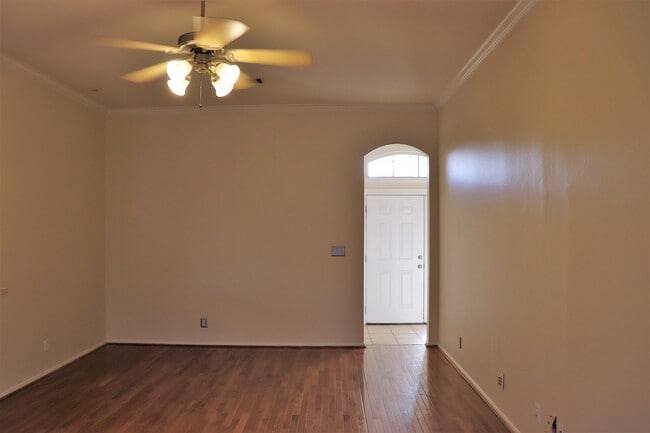 Building Photo - Lovely 3 bedroom 2 bath home for lease in ...