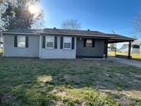 Building Photo - 825 David Ln