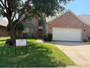 Building Photo - MOVE IN SPECIAL! $500.00 OFF 1ST FULL RENT...