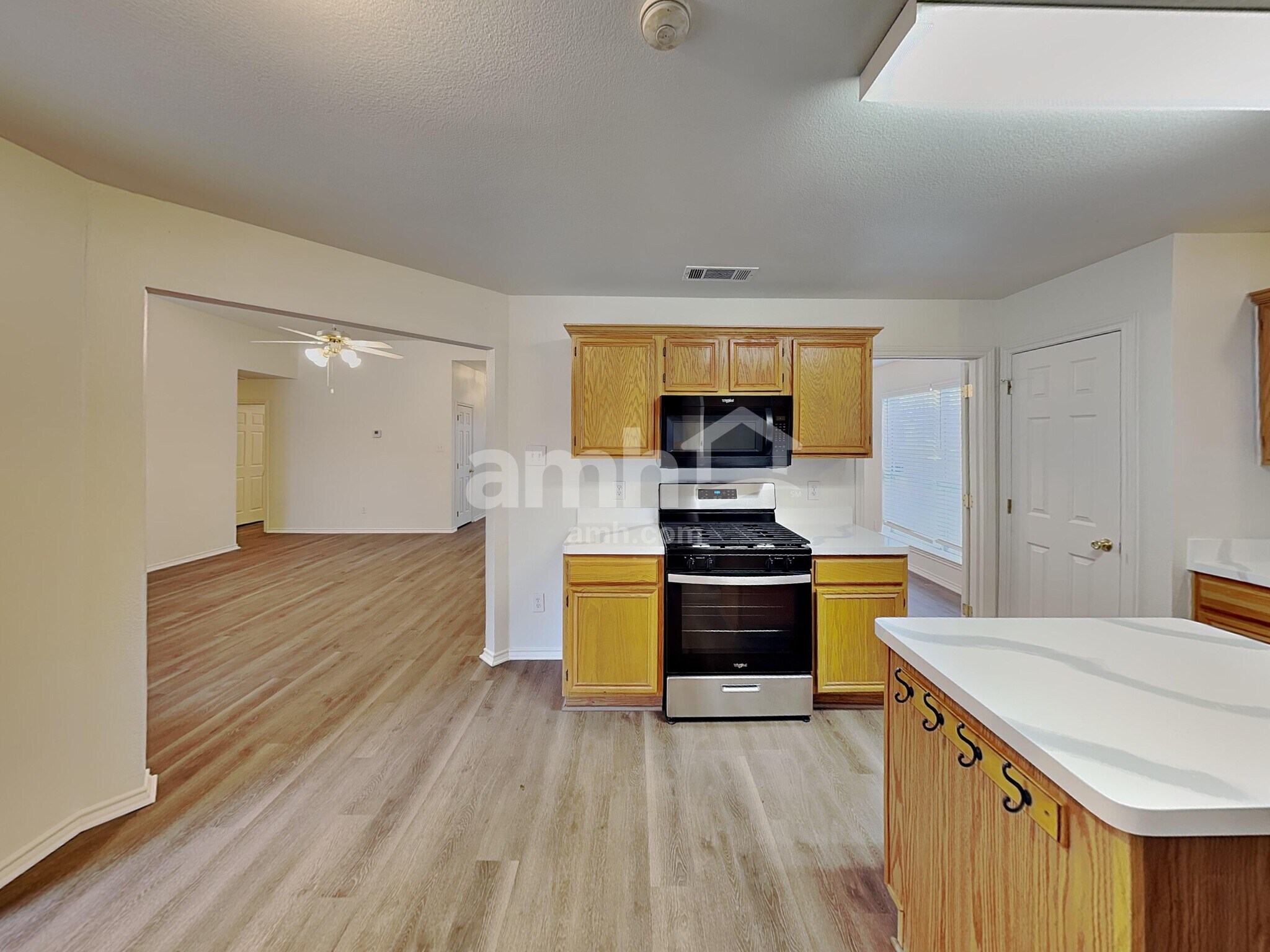 Building Photo - 901 Worden Dr