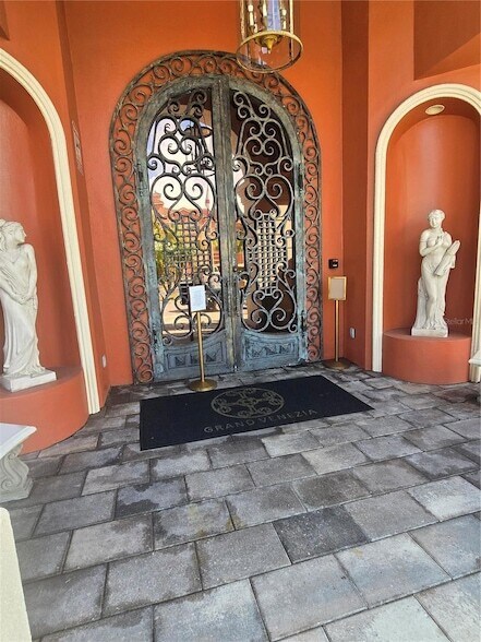 Building Photo - 2732 Via Murano