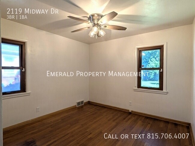 Building Photo - 2119 Midway Dr