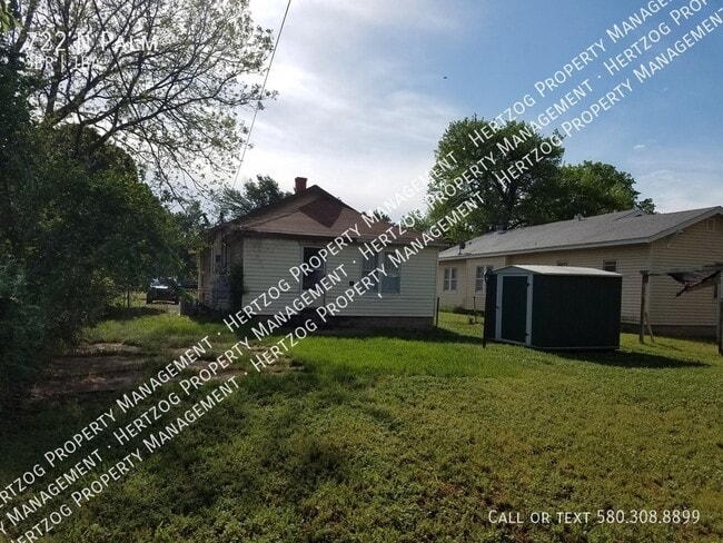 Building Photo - 722 N Palm-