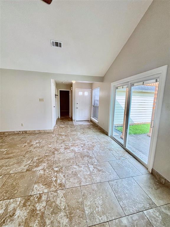 Building Photo - 16719 Dale Oak Way