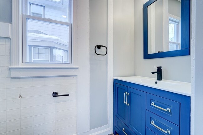 Building Photo - 2 Sumner Park