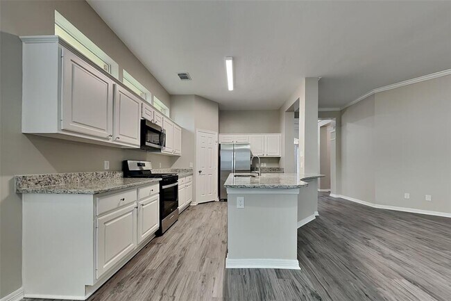 Building Photo - 6818 Auburn Oak Trail