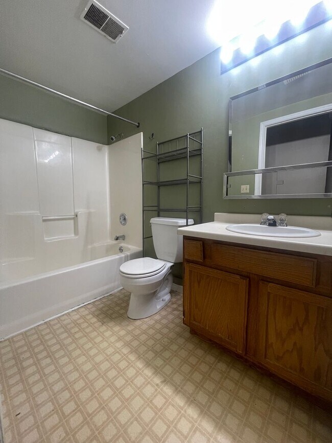 Building Photo - 924 Ohio St