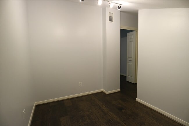 Building Photo - 9939 Kemp Forest Dr