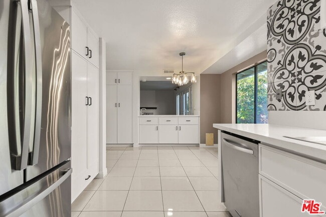 Building Photo - 6501 Bradley Pl