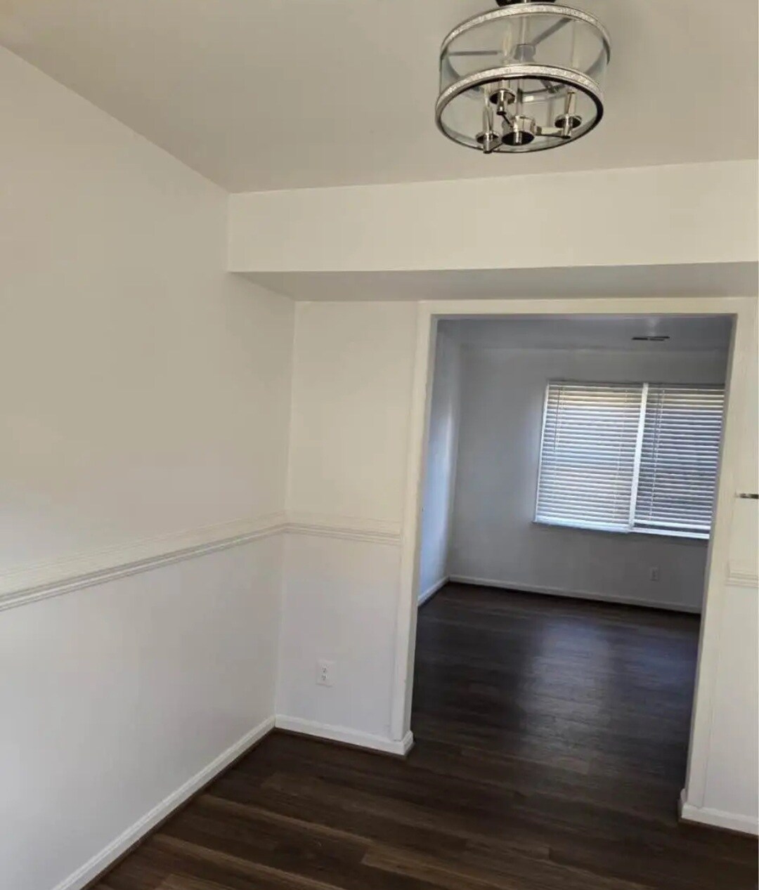 Building Photo - 300 Red Oak Dr