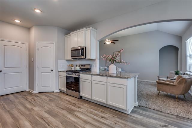 Building Photo - 304 Aceves Ct