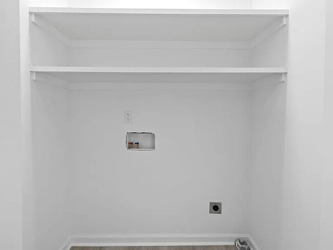 Building Photo - Lease OR Lease to Own