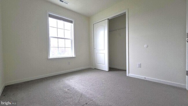 Building Photo - 115 Lexington Pl