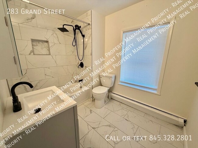 Building Photo - 283 Grand St