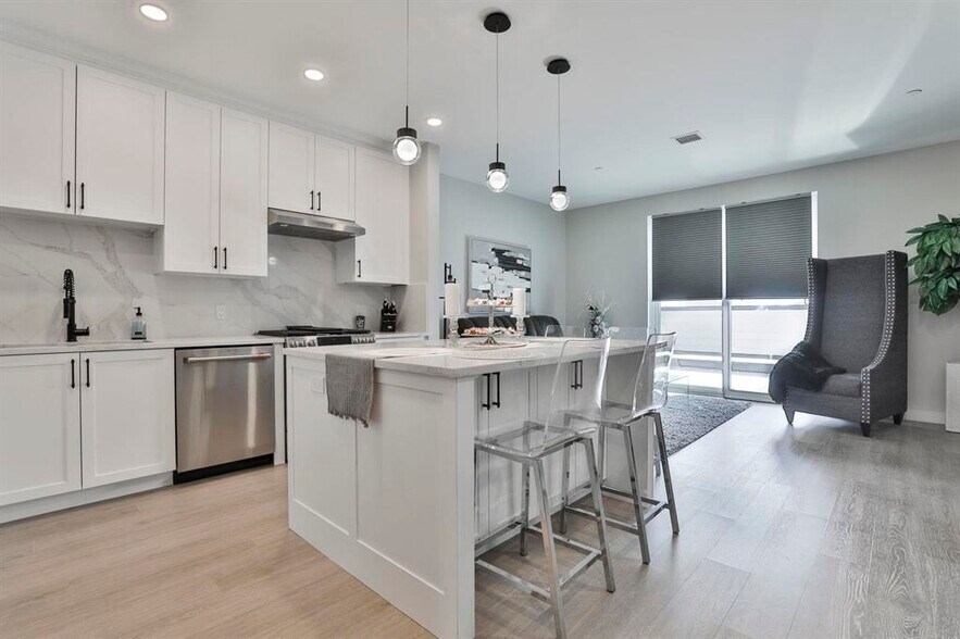 Building Photo - 18 Artisan Dr