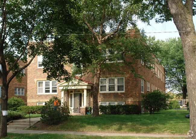 Building Photo - Zoom House