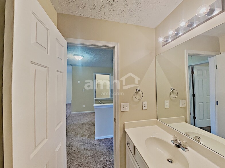 Building Photo - 329 Westminster Dr