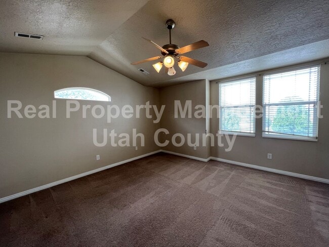Building Photo - Pet Friendly Home with Fully fenced back yard
