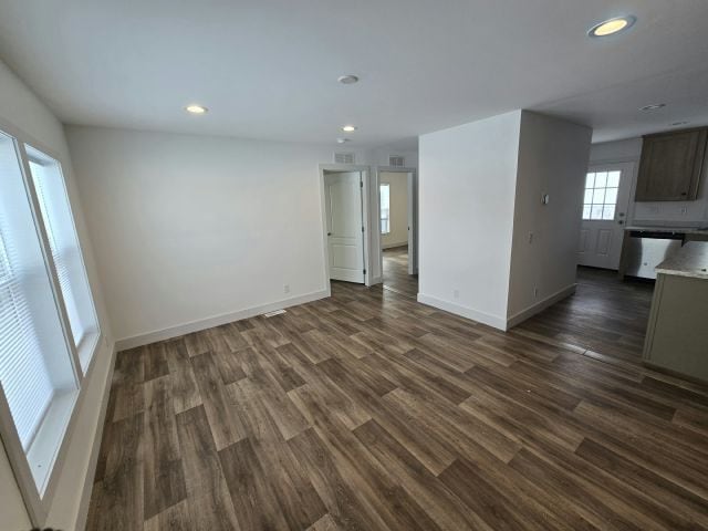 Building Photo - 213 Karu Dr