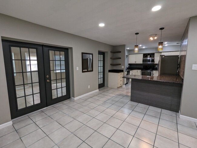 Building Photo - 2701 Wendover Ter