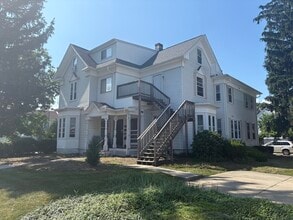 Building Photo - 28 Peck St