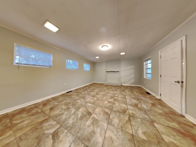 Building Photo - Charming 3BR Home in Jacksonville, FL | Sunroom | Garage | Large Fenced Yard | Pets Welcome