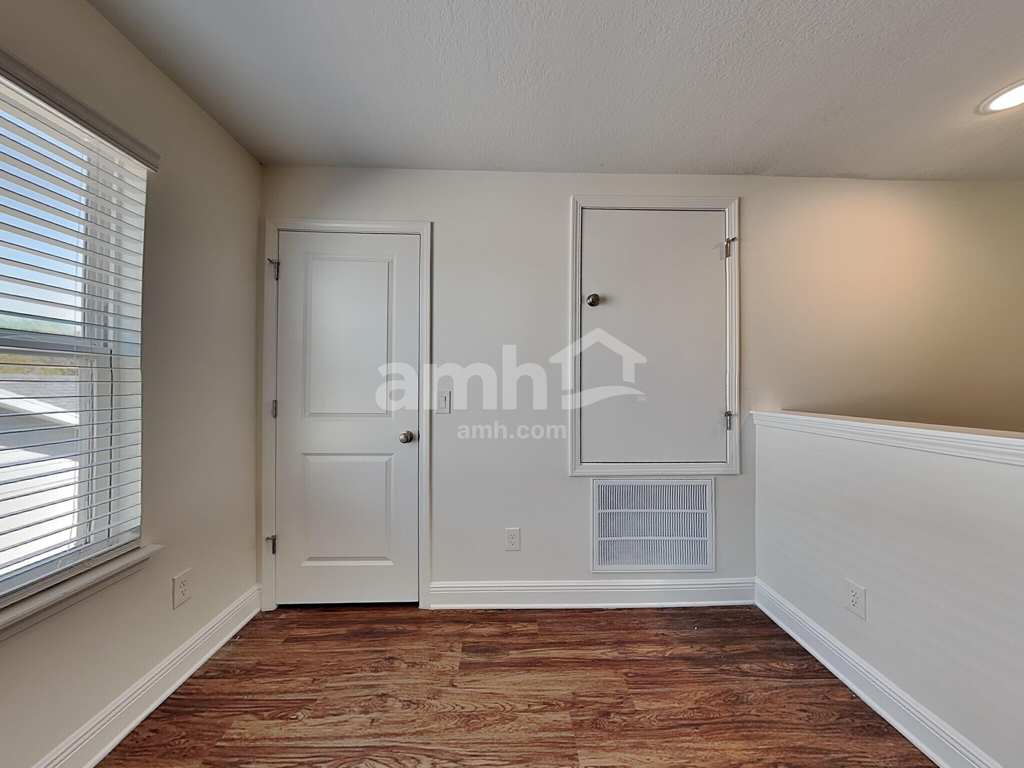 Building Photo - 1312 Celery Ave