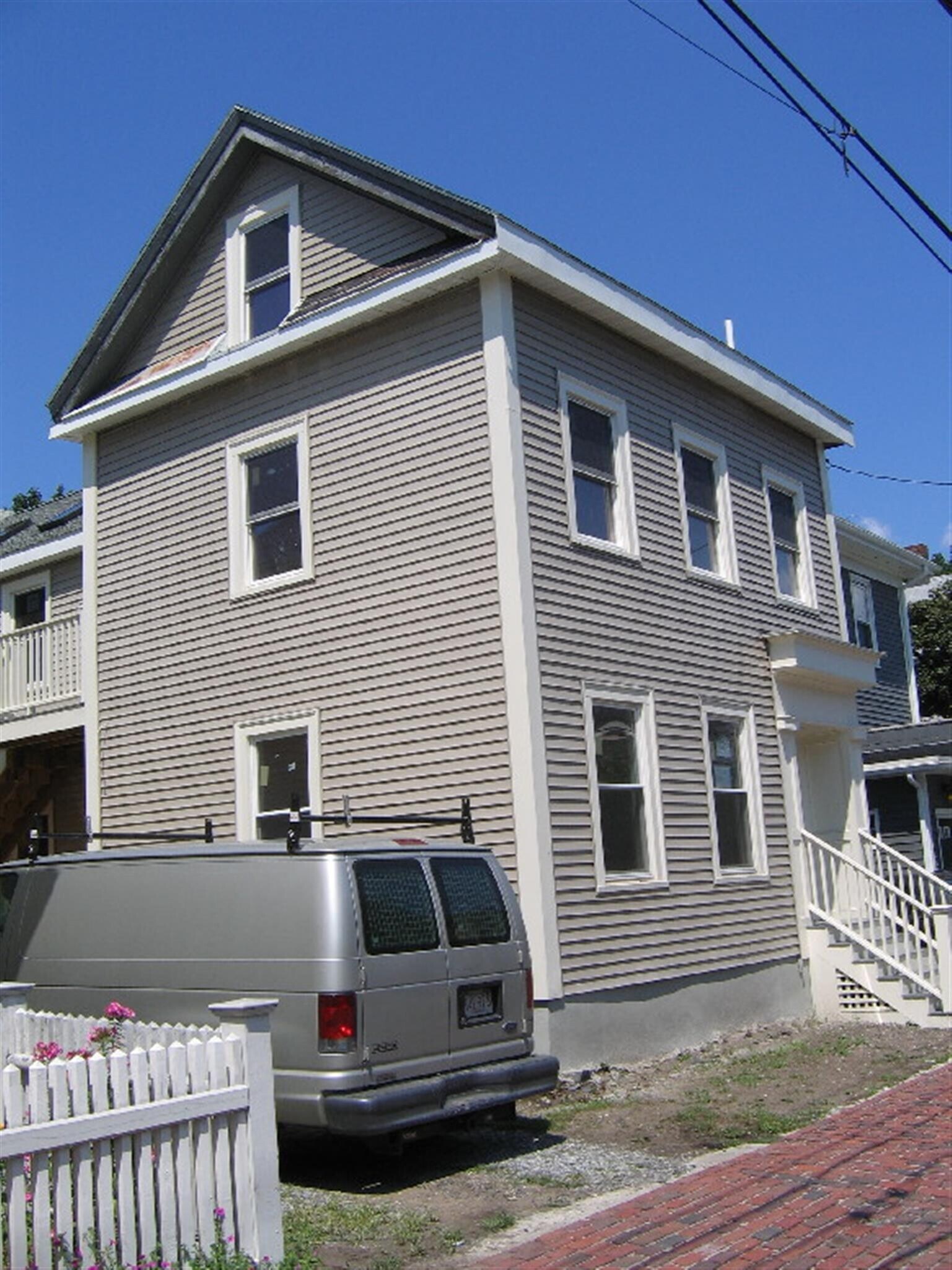 Building Photo - 117 Columbia St