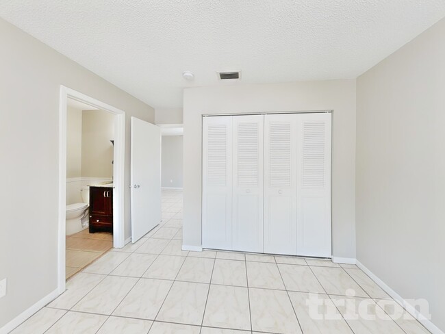 Building Photo - 12624 Eddington Rd