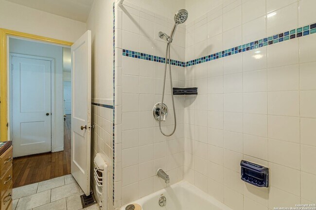 Building Photo - 416 Alexander Hamilton Dr