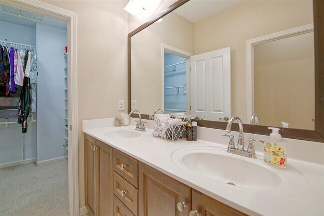 Building Photo - 2665 Rivers Edge Dr NE