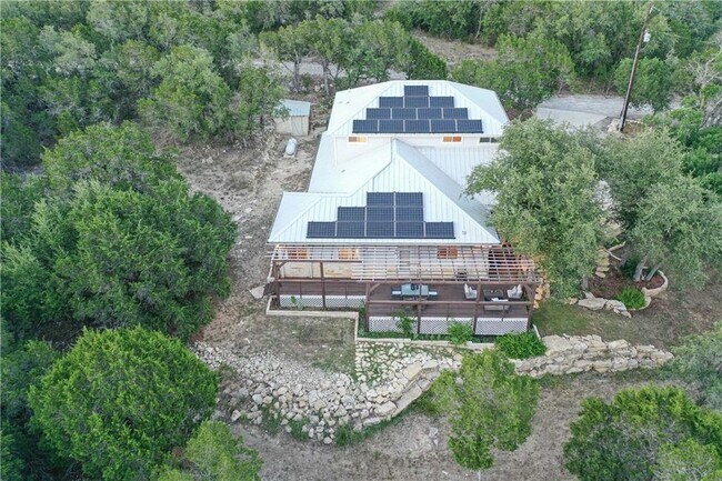 Building Photo - 3210 R O Dr