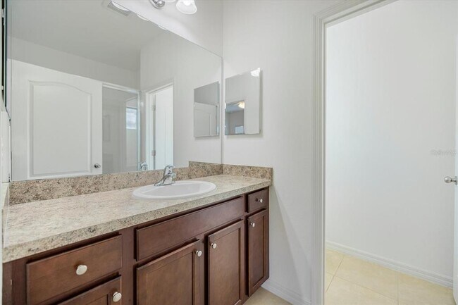 Building Photo - 229 Livorno Wy