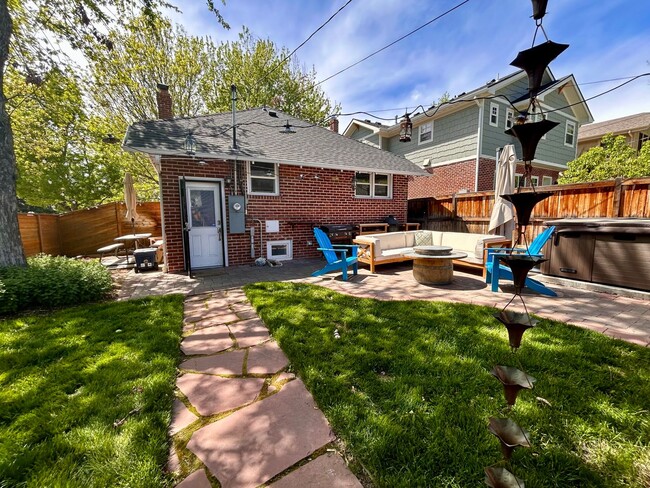 Building Photo - $0 DEPOSIT OPTION. 3BED/2BATH CHARMING HOM...