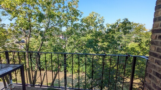 Building Photo - 1515 N Windsor Dr