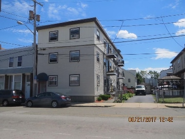 Building Photo - 541 Revere St