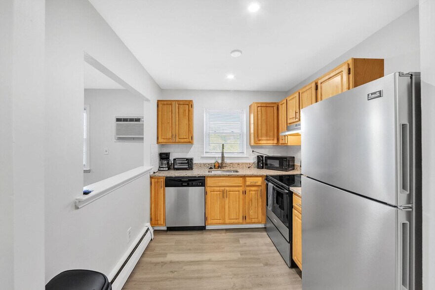 Building Photo - 814 Wharton Dr