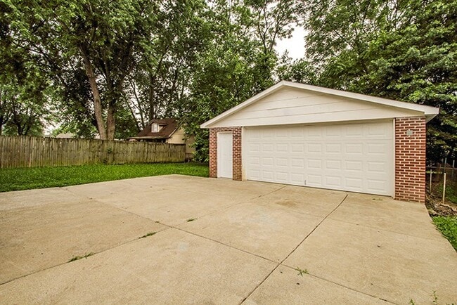 Building Photo - Everything' Is Updated!  4BR, 1BA -  Fully...