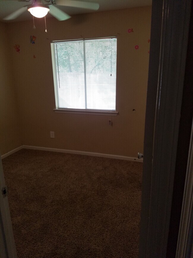 Building Photo - 23242 Pebworth Pl
