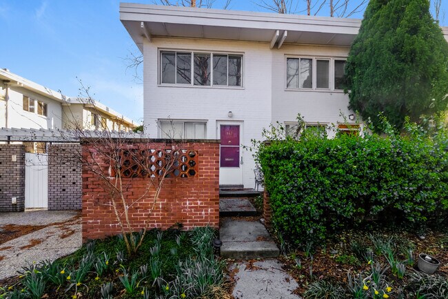 Building Photo - 847 3rd St SW