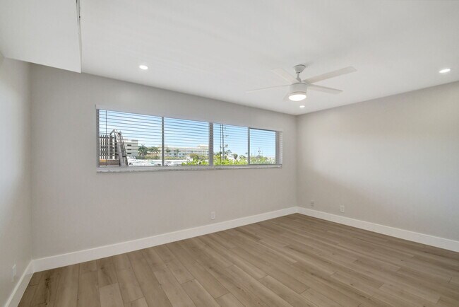Building Photo - 300 Waterway Dr S