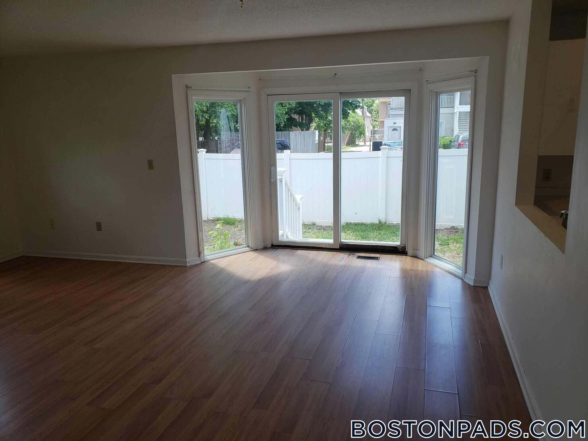 Building Photo - 11 Etna St